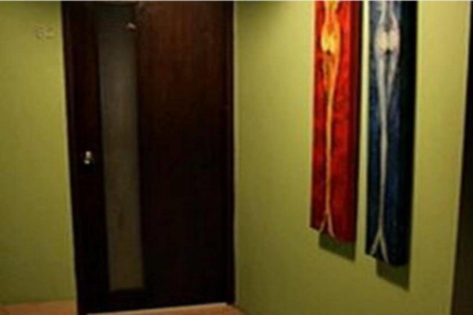 Patong Backpacker Hostel Esterno foto
